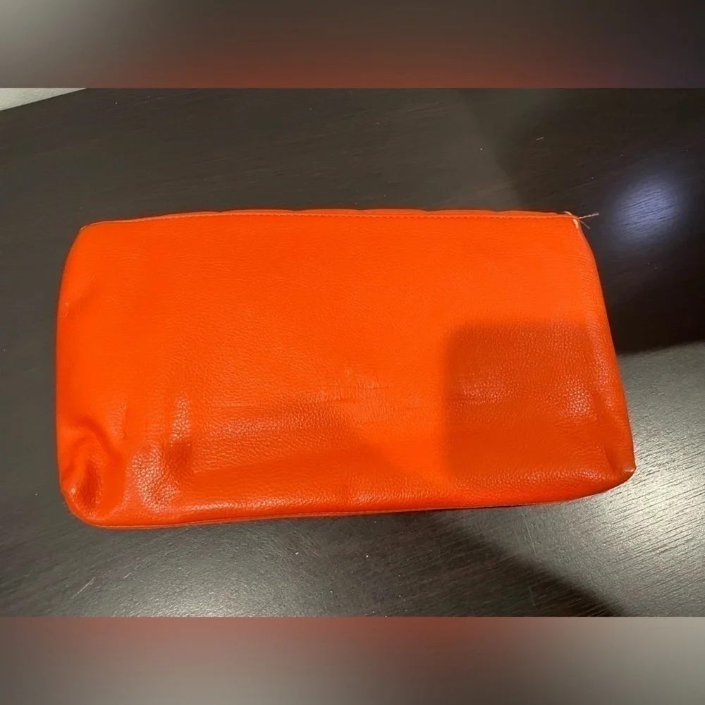 unbranded orange chain
